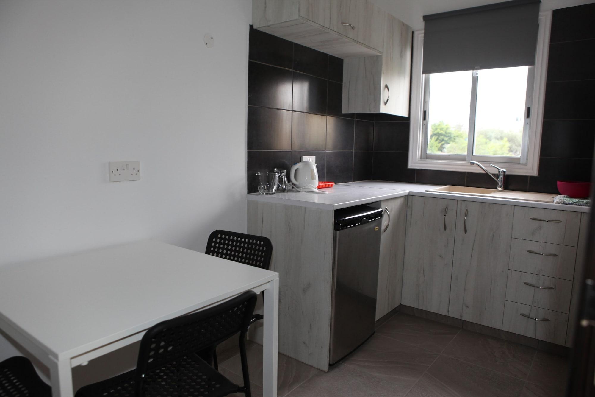 Polyxeni Hotel Apartments Lemesós Eksteriør bilde