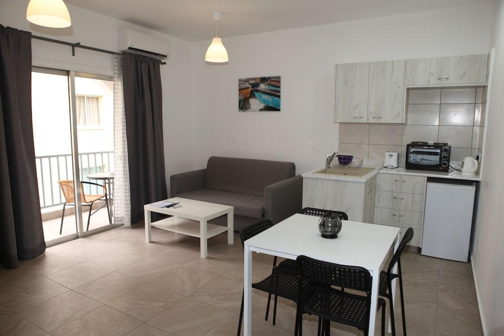 Polyxeni Hotel Apartments Lemesós Eksteriør bilde