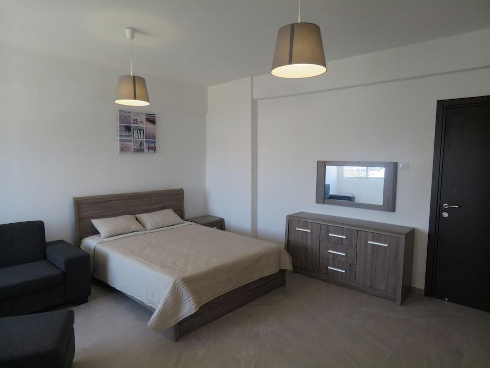 Polyxeni Hotel Apartments Lemesós Eksteriør bilde