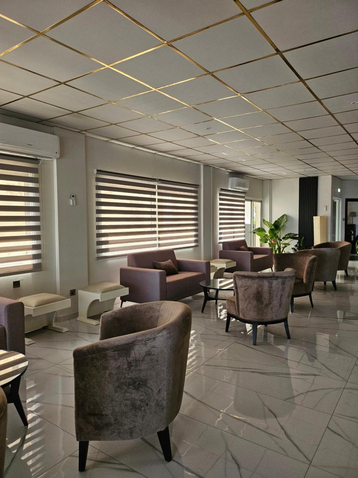 Polyxeni Hotel Apartments Lemesós Eksteriør bilde