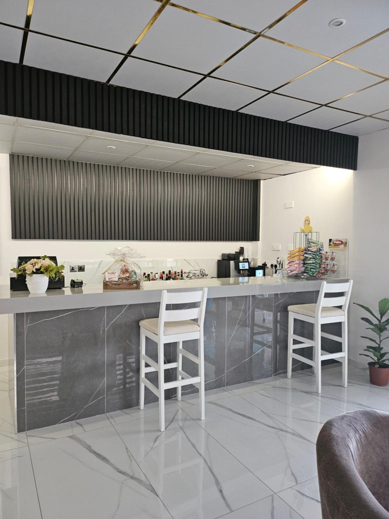 Polyxeni Hotel Apartments Lemesós Eksteriør bilde