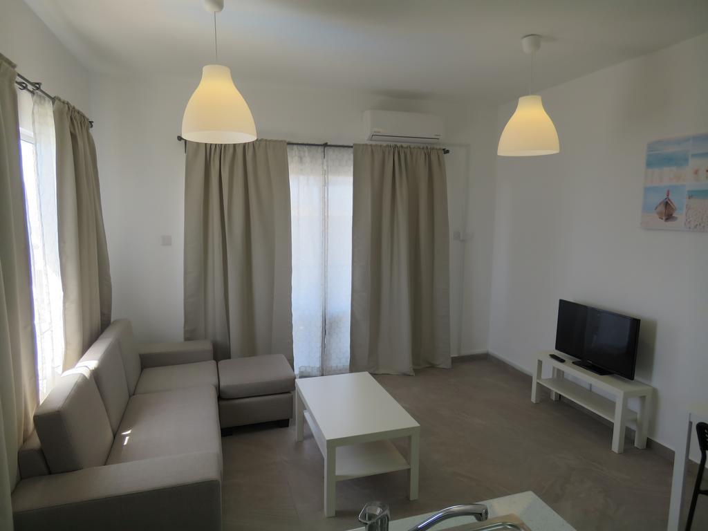 Polyxeni Hotel Apartments Lemesós Eksteriør bilde