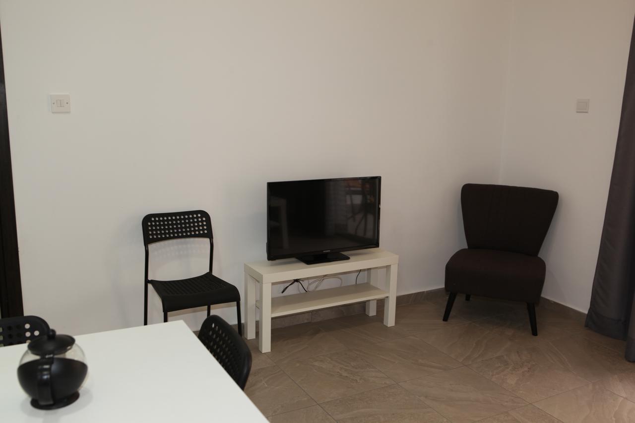 Polyxeni Hotel Apartments Lemesós Eksteriør bilde