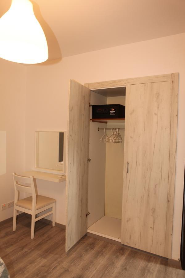 Polyxeni Hotel Apartments Lemesós Eksteriør bilde