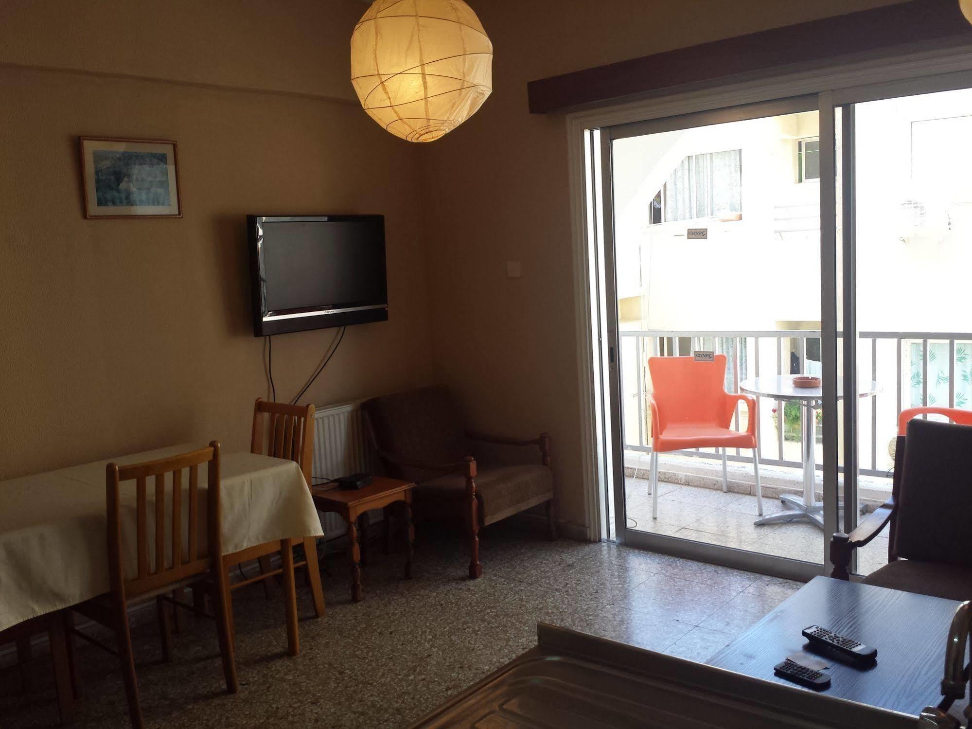 Polyxeni Hotel Apartments Lemesós Eksteriør bilde