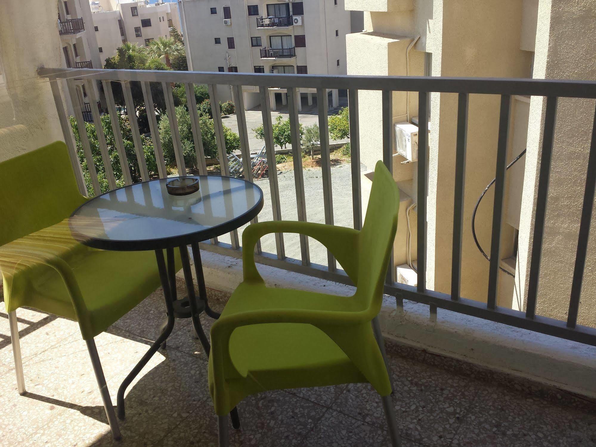 Polyxeni Hotel Apartments Lemesós Eksteriør bilde
